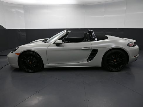 Certified 2025 Porsche 718 Boxster RWD image 32