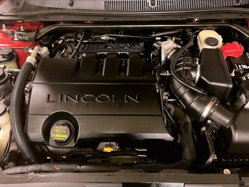 Used 2012 Lincoln MKS image 29