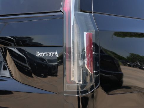 Certified 2022 Cadillac Escalade Sport Platinum w/ Heavy-Duty Trailer Package AWD/4WD image 20