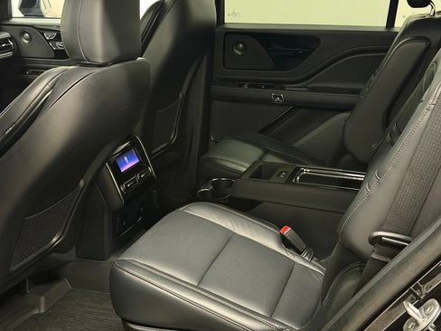 Used 2025 Lincoln Aviator Reserve w/ Jet Appearance Package AWD/4WD image 23
