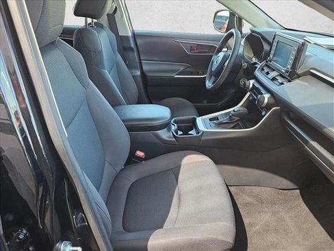 Used 2021 Toyota RAV4 LE image 15