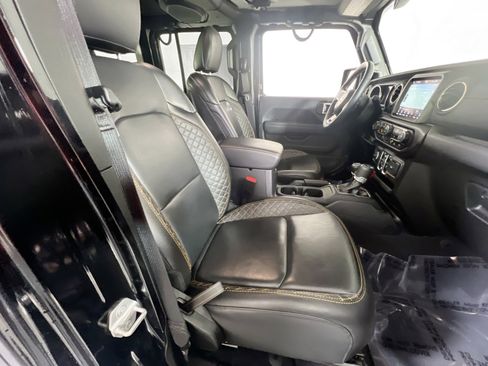 Used 2023 Jeep Wrangler Unlimited Sahara image 27