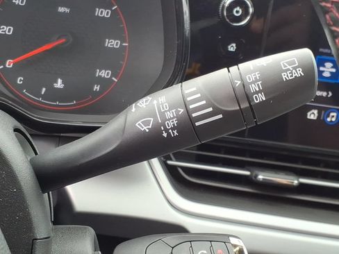 Used 2024 Chevrolet Trax RS FWD image 23