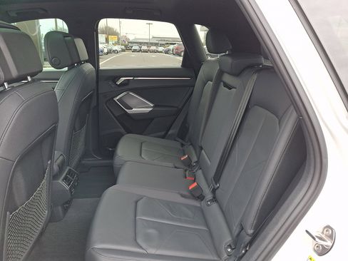 Used 2025 Audi Q3 2.0T Premium image 10