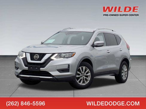 Used 2020 Nissan Rogue SV image 1