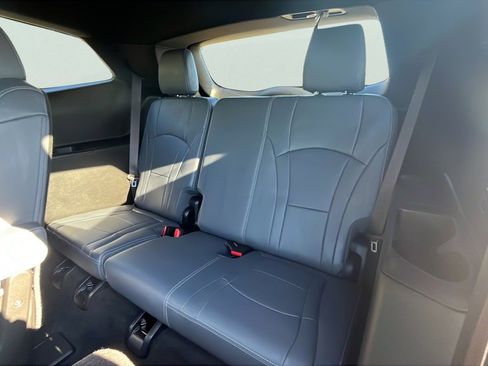 Used 2024 Buick Enclave Essence w/ Sport Touring Edition image 19