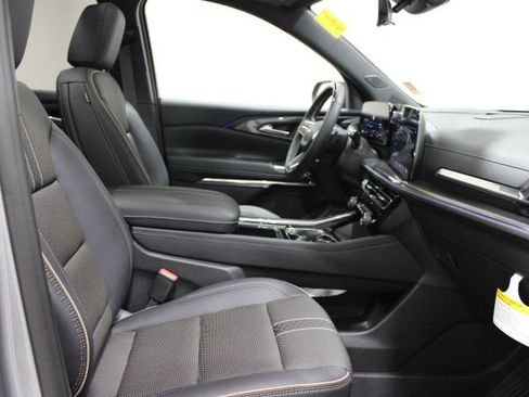 Used 2026 Chevrolet Traverse High Country w/ LPO, Floor Liner Package AWD/4WD image 26