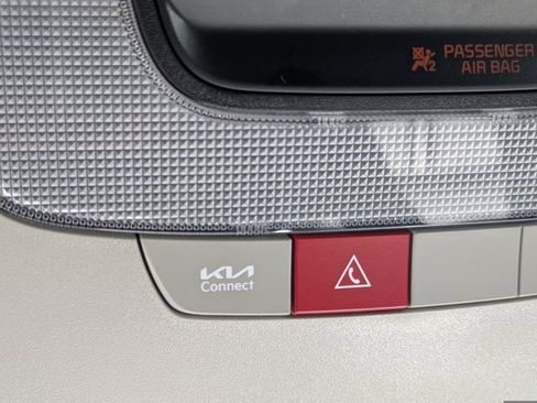 Used 2024 Kia Sorento S FWD image 33