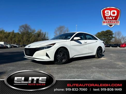 Used 2023 Hyundai Elantra SEL image 1