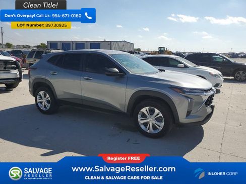 Used 2025 Chevrolet Trax LS w/ Driver Confidence Package FWD image 5