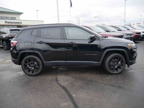 New 2026 Jeep Compass Latitude AWD/4WD image 18