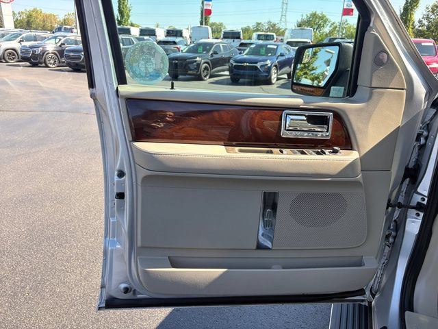 Used 2013 Lincoln Navigator L 2WD w/ HD Trailer Tow Pkg image 19
