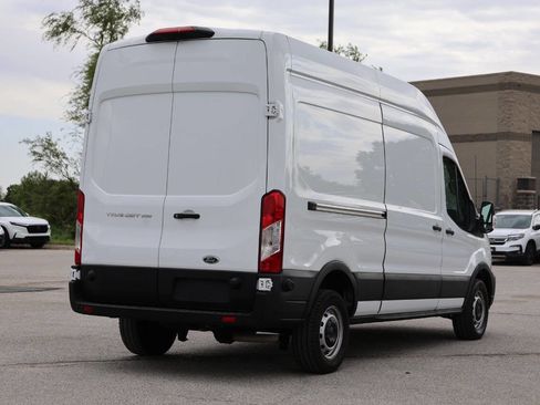 Used 2024 Ford Transit 250 148 High Roof w/ Load Area Protection Package RWD image 9