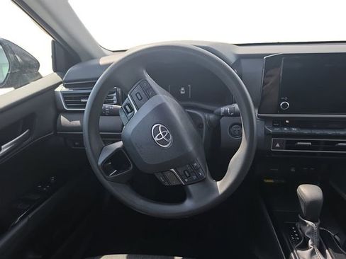 Used 2025 Toyota Camry LE image 12