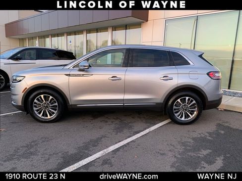 Certified 2022 Lincoln Nautilus AWD w/ Premium Package image 2