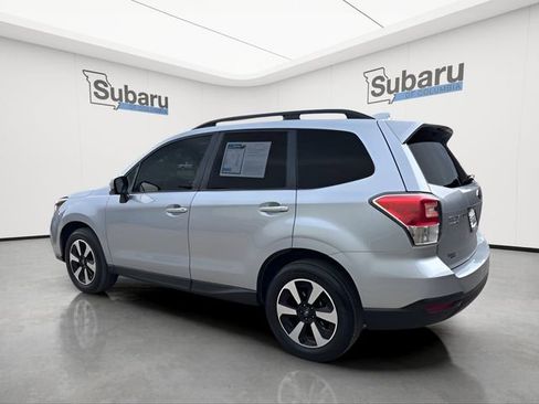 Used 2017 Subaru Forester 2.5i Premium image 5