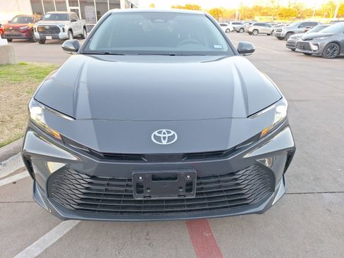 Used 2026 Toyota Camry LE w/ Convenience Package image 9