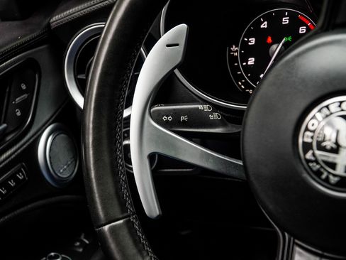 Used 2023 Alfa Romeo Stelvio Veloce image 36