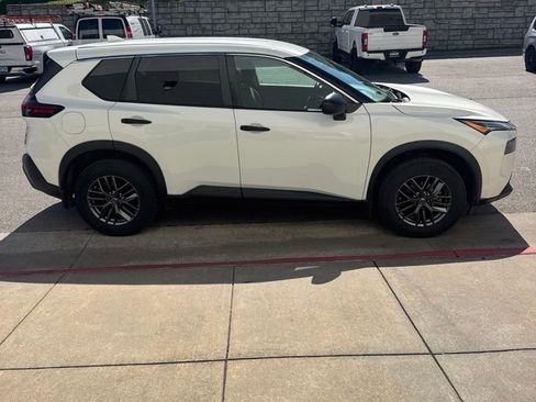 Used 2021 Nissan Rogue S AWD/4WD image 6
