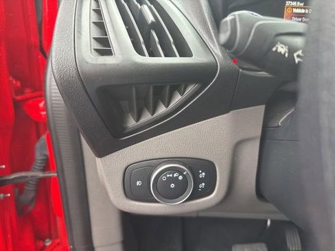 Used 2023 Ford Transit Connect XLT FWD image 13