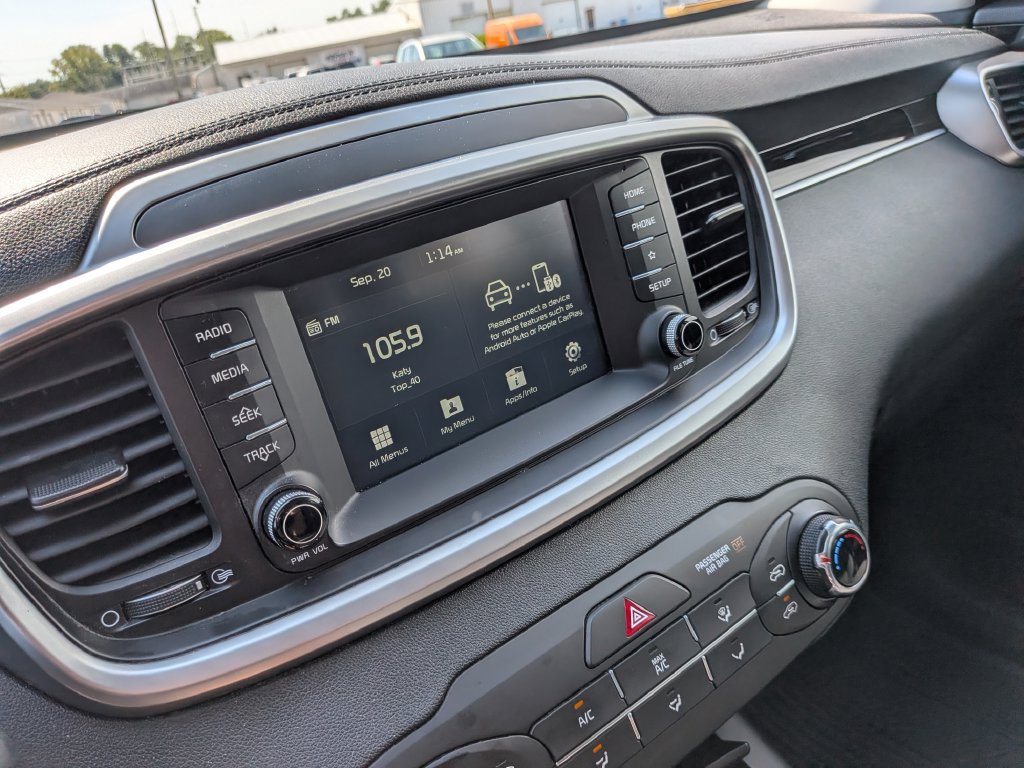 Used 2020 Kia Sorento LX FWD image 30