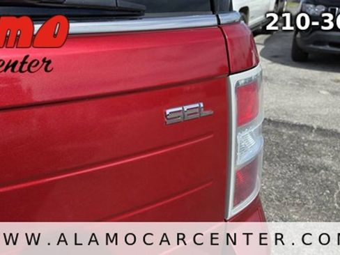 Used 2011 Ford Flex SEL w/ Rapid Spec Order Code FWD image 12