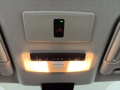 Certified 2021 Nissan Kicks SR w/ SR Premium Package image 30