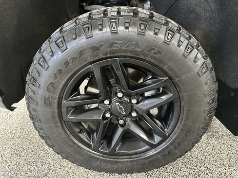 Used 2021 Chevrolet Silverado 1500 LT Trail Boss w/ Convenience Package II AWD/4WD image 17