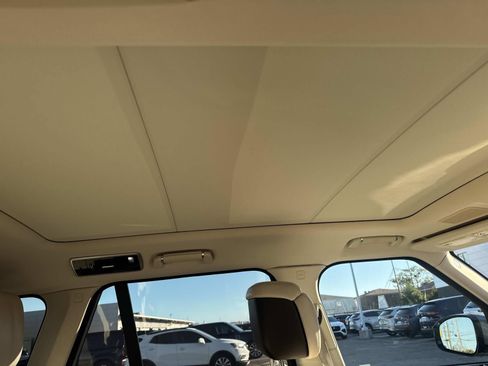 Used 2022 Land Rover Range Rover Westminster Edition image 10
