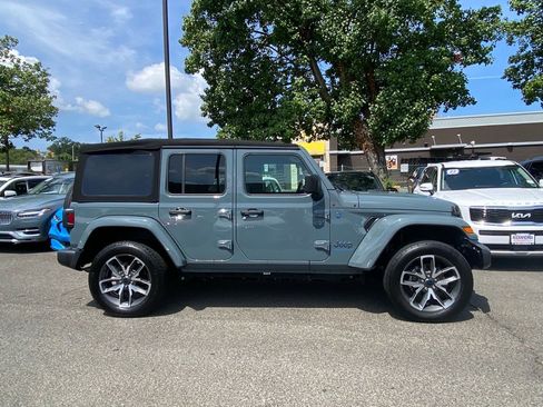 Used 2024 Jeep Wrangler Unlimited w/ Convenience Group image 2