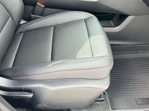 New 2026 Chevrolet Equinox LT w/ Convenience Package II image 24