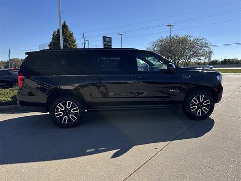 Used 2021 GMC Yukon XL AT4 w/ AT4 Premium Package image 4