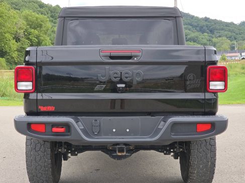 Used 2023 Jeep Gladiator Sport AWD/4WD image 16