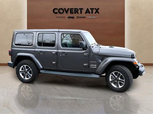 Used 2018 Jeep Wrangler Unlimited Sahara image 6