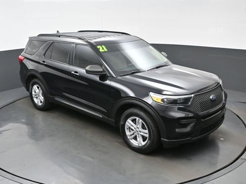 Used 2021 Ford Explorer XLT w/ Class III Trailer Tow Package image 30