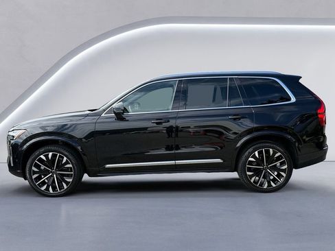 Certified 2025 Volvo XC90 B6 Plus image 6