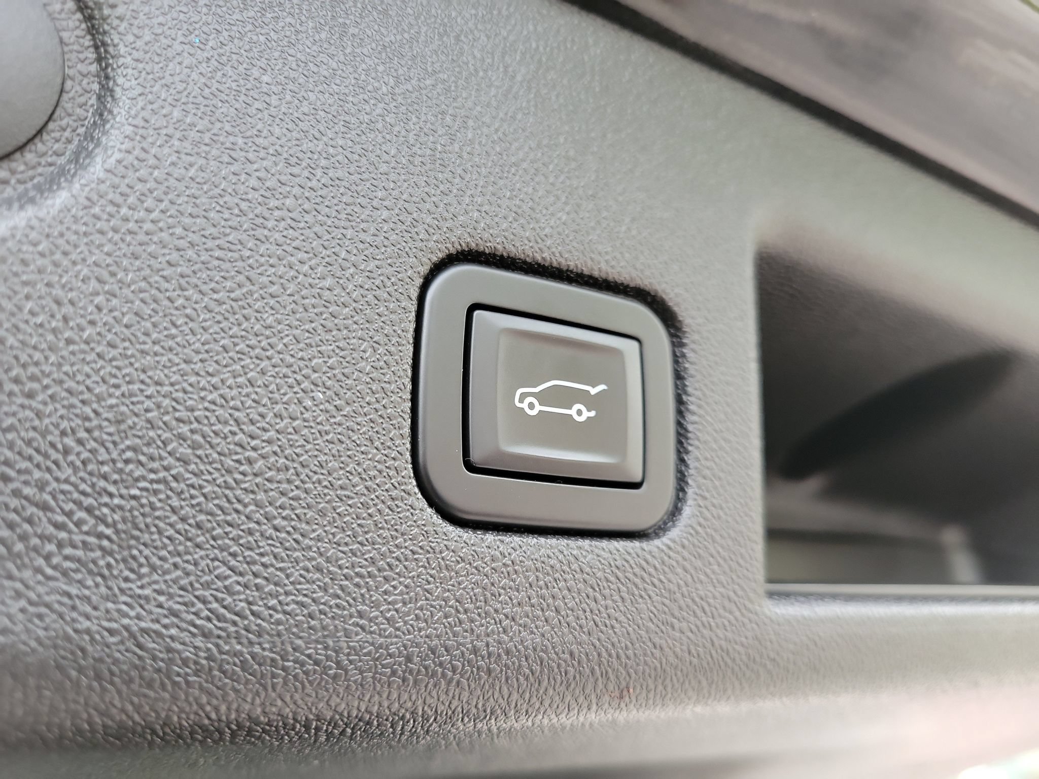 Used 2019 Chevrolet Equinox LT w/ Sun & Navigation Package FWD image 29