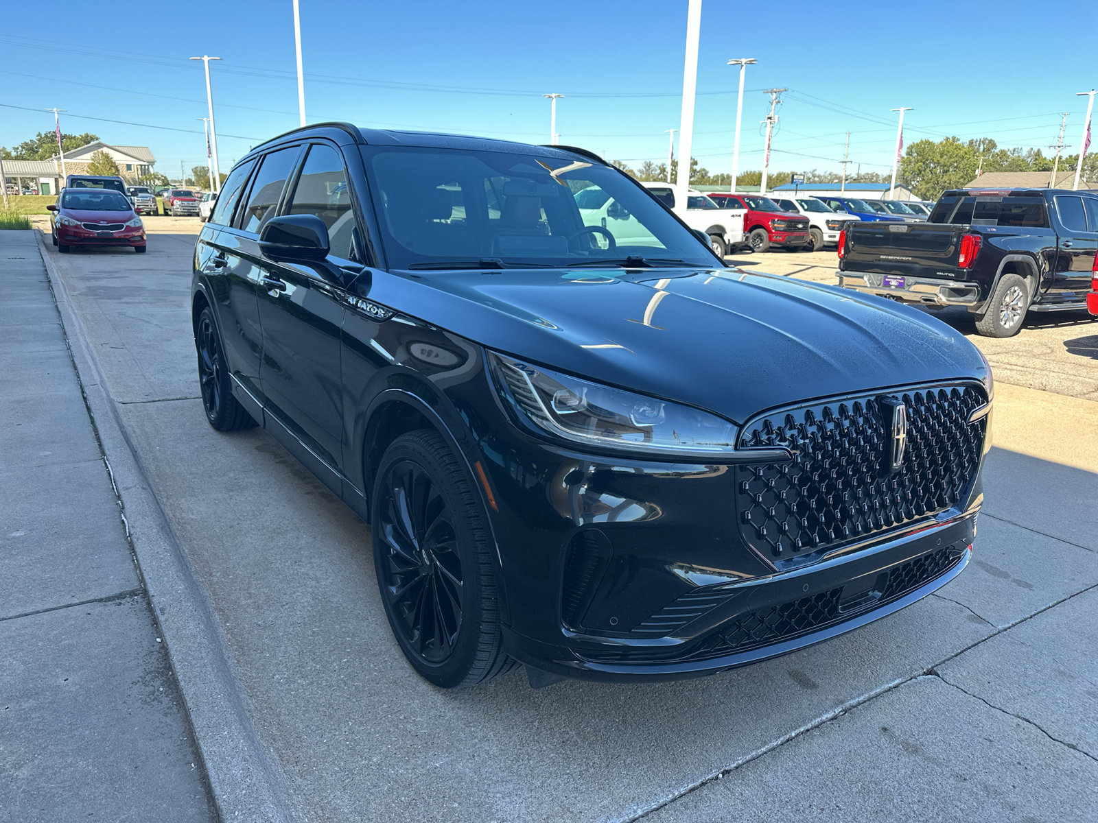 Used 2025 Lincoln Aviator Reserve w/ Jet Appearance Package AWD/4WD image 8