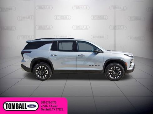 Used 2024 Chevrolet Traverse Z71 AWD/4WD image 8
