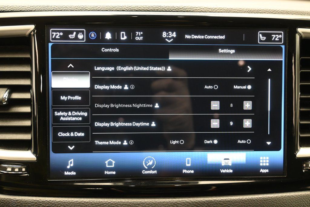 Used 2024 Chrysler Pacifica Touring-L FWD image 19