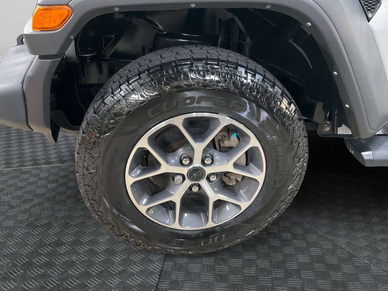 Used 2024 Jeep Wrangler Unlimited Sport AWD/4WD image 16
