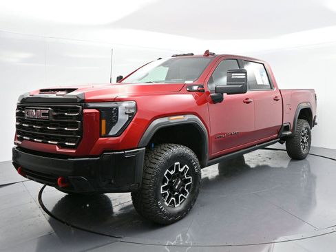 Used 2025 GMC Sierra 2500 AT4X image 3