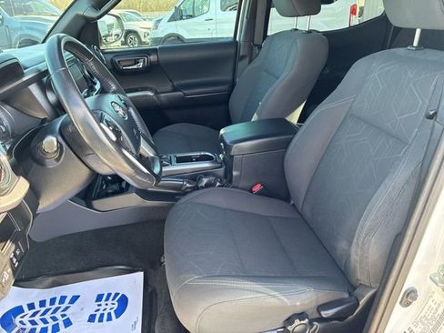 Used 2019 Toyota Tacoma TRD Off-Road image 21