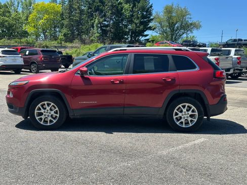 Used 2014 Jeep Cherokee Latitude w/ Cold Weather Group AWD/4WD image 4