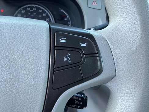 Used 2013 Toyota Sienna LE w/ Towing Pkg AWD/4WD image 23