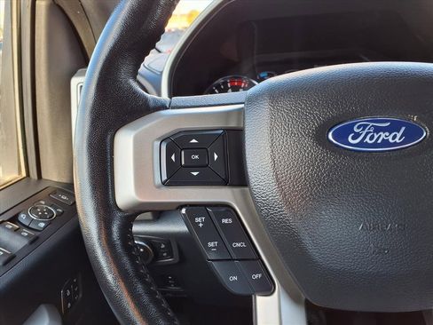 Used 2022 Ford F250 Lariat w/ Black Appearance Package image 37