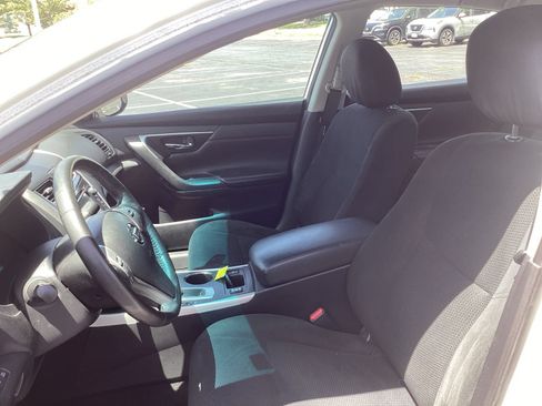 Used 2015 Nissan Altima 2.5 SV w/ Convenience Package FWD image 13
