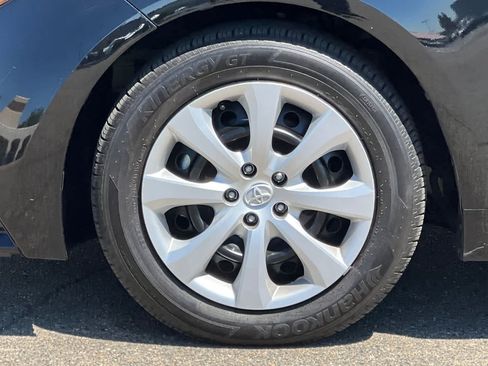 Certified 2025 Toyota Corolla LE FWD image 28
