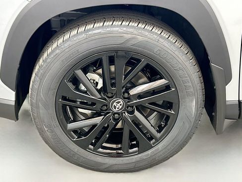 New 2026 Toyota Corolla Cross XSE AWD/4WD image 9