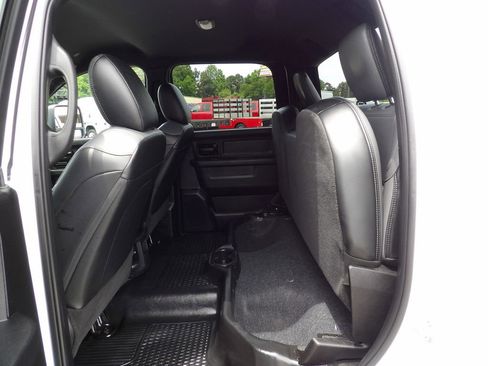 Used 2024 RAM 3500 Tradesman w/ Chrome Appearance Group AWD/4WD image 33
